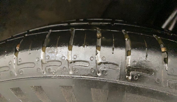 2022 Hyundai AURA S 1.2 CNG, CNG, Manual, 38,882 km, Left Rear Tyre Tread