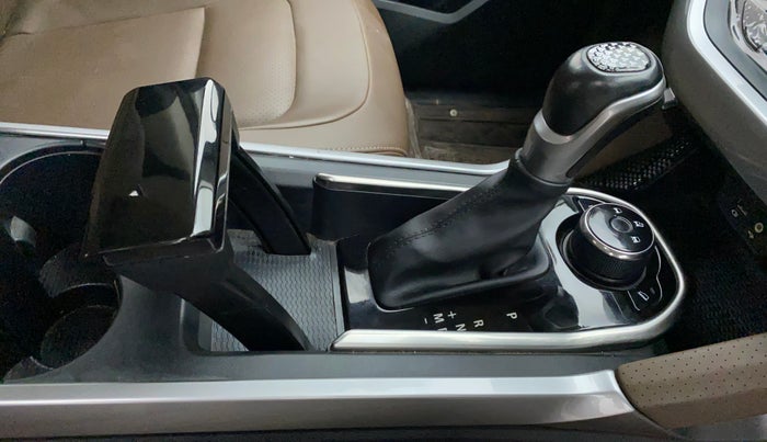 2021 Tata Harrier XZA PLUS 2.0L, Diesel, Automatic, 82,194 km, Gear Lever