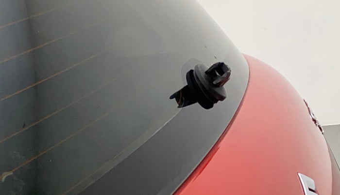2010 Maruti Swift ZXI, Petrol, Manual, 85,544 km, Rear windshield - Wiper arm not available