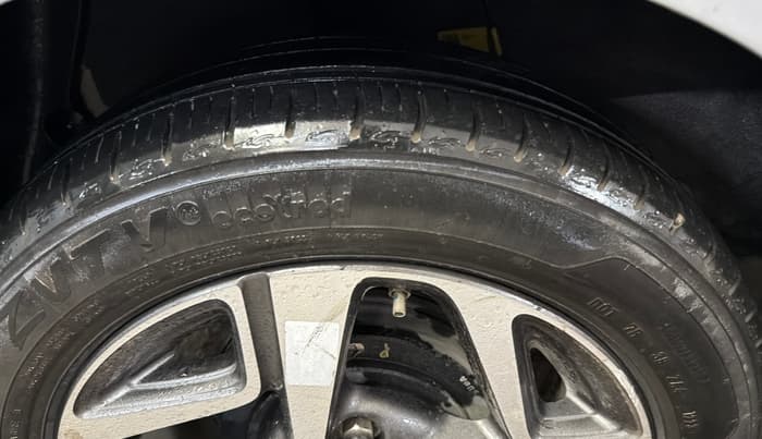 2023 Hyundai AURA SX 1.2 CNG, CNG, Manual, 47,577 km, Right Rear Tyre Tread