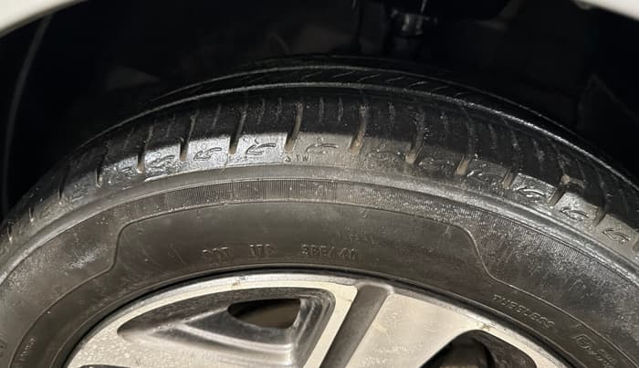 2023 Hyundai AURA SX 1.2 CNG, CNG, Manual, 47,577 km, Right Front Tyre Tread