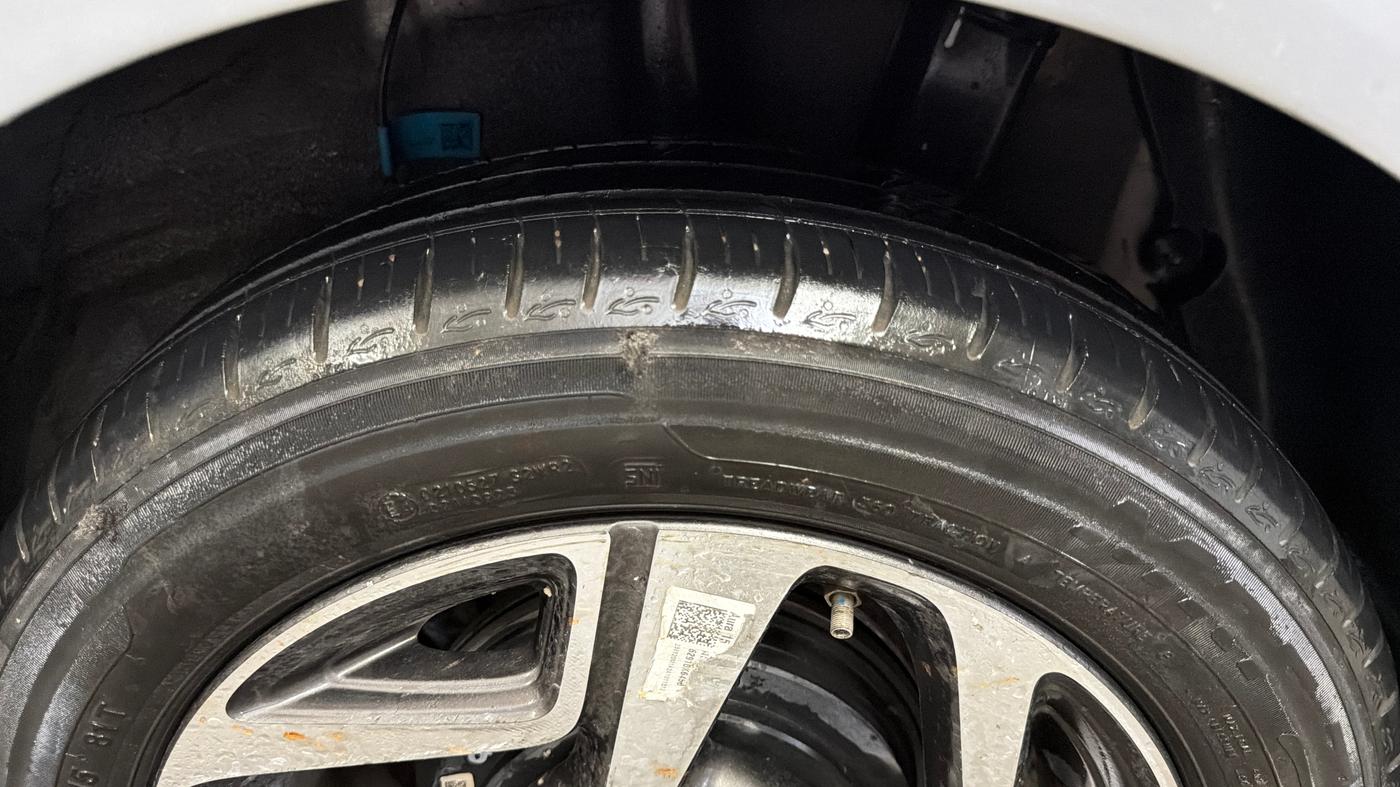 2023 Hyundai AURA SX 1.2 CNG, CNG, Manual, 47,577 km, Left Rear Tyre Tread