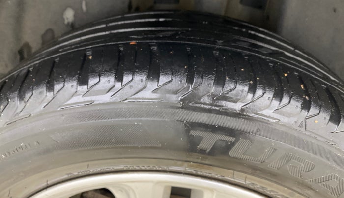 2018 Jeep Compass LIMITED 2.0 DIESEL, Diesel, Manual, 1,38,046 km, Left Rear Tyre Tread