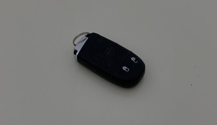 2018 Jeep Compass LIMITED 2.0 DIESEL, Diesel, Manual, 1,38,046 km, Key Close Up