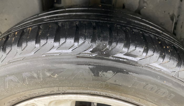 2018 Jeep Compass LIMITED 2.0 DIESEL, Diesel, Manual, 1,38,046 km, Right Rear Tyre Tread