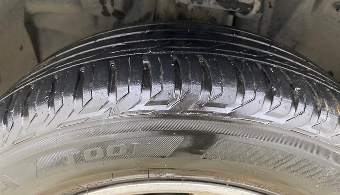 2018 Jeep Compass LIMITED 2.0 DIESEL, Diesel, Manual, 1,38,046 km, Left Front Tyre Tread