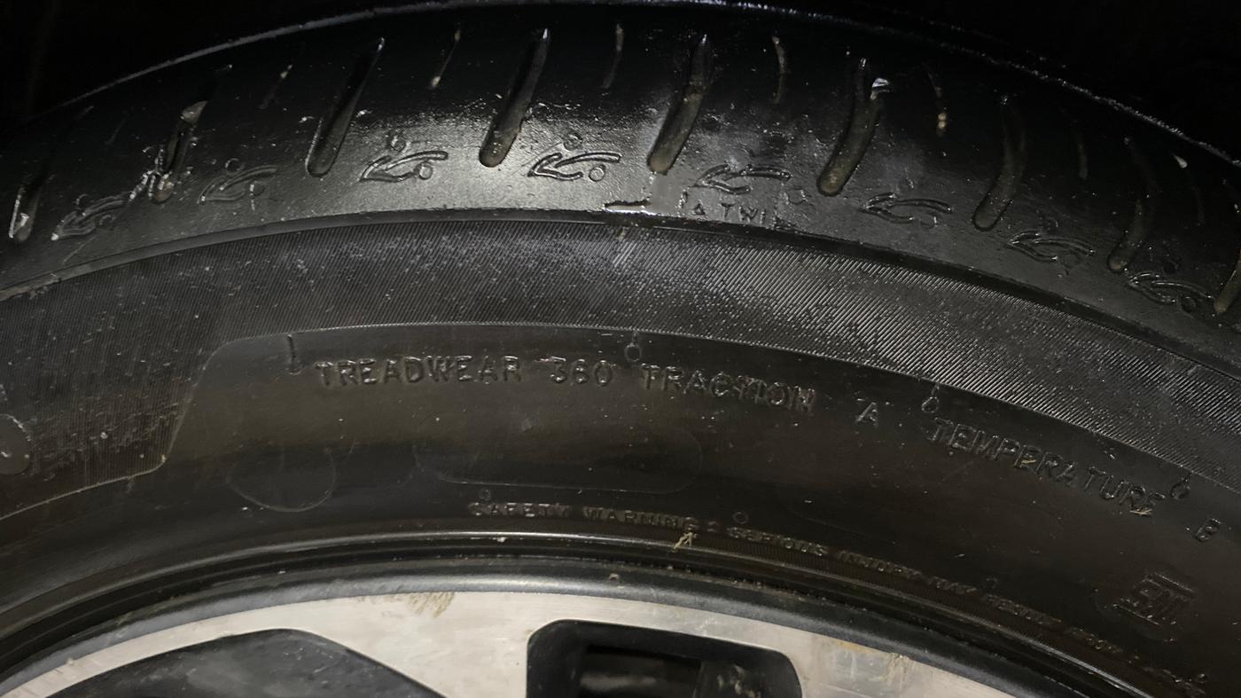 2022 Tata ALTROZ XZA PLUS, Petrol, Automatic, 45,031 km, Right Rear Tyre Tread