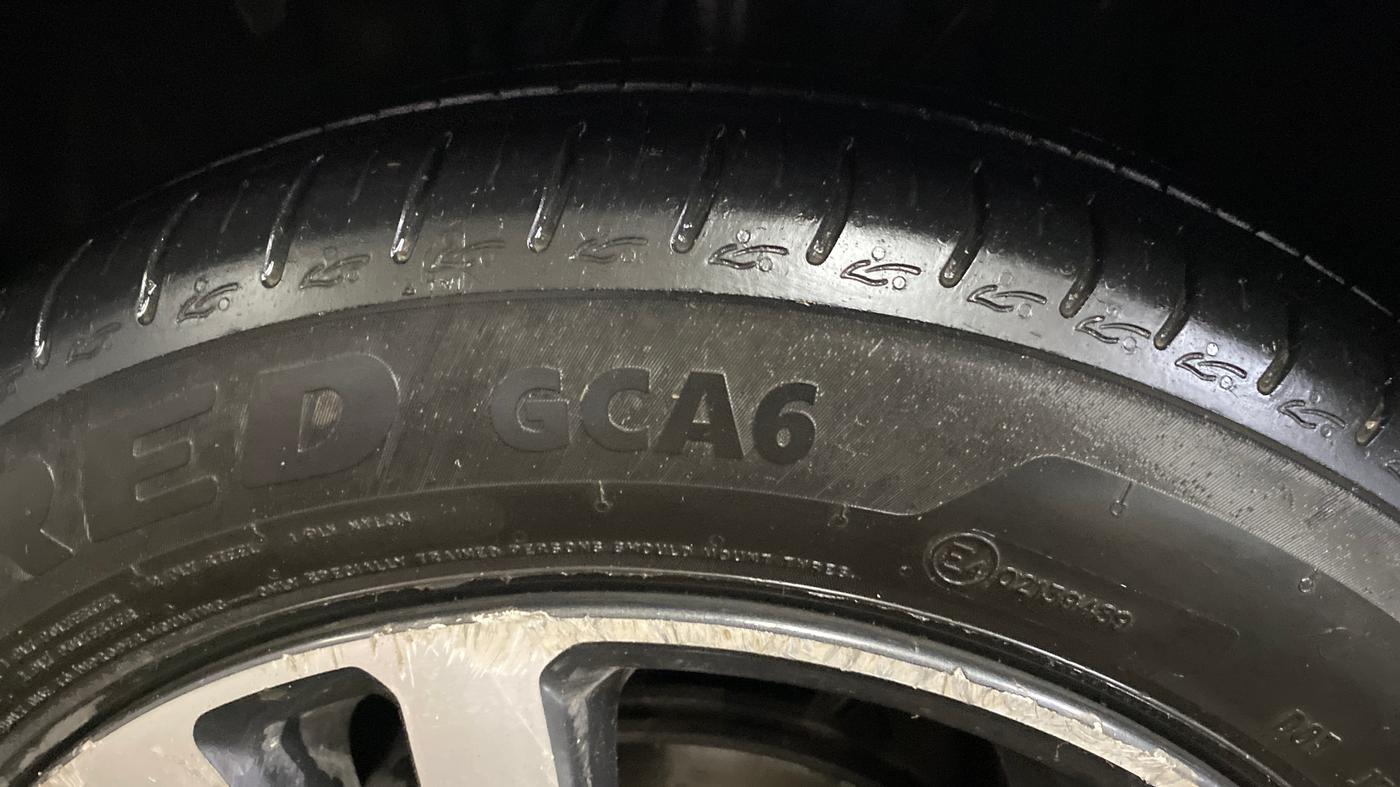2022 Tata ALTROZ XZA PLUS, Petrol, Automatic, 45,031 km, Left Front Tyre Tread