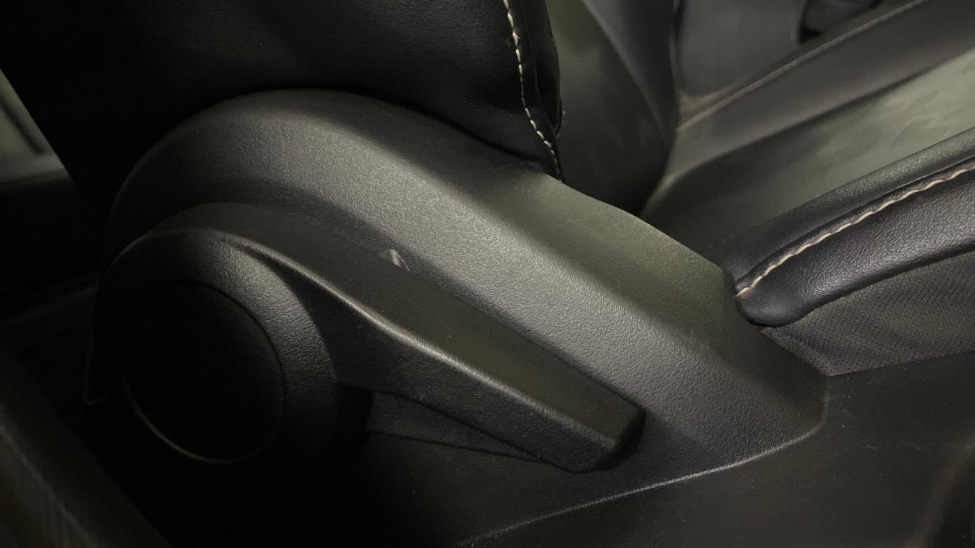 2022 Tata ALTROZ XZA PLUS, Petrol, Automatic, 45,031 km, Driver Side Adjustment Panel