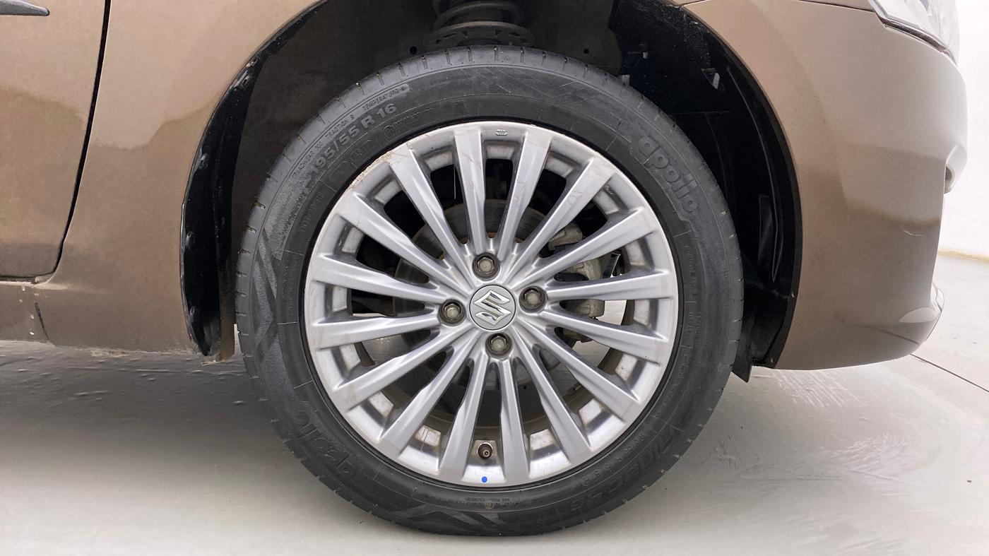 2018 Maruti Ciaz ALPHA 1.4 PETROL, Petrol, Manual, 51,360 km, Right Front Wheel
