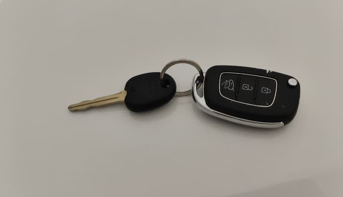 2024 Hyundai VENUE S(O) 1.2, Petrol, Manual, 23,423 km, Key Close Up
