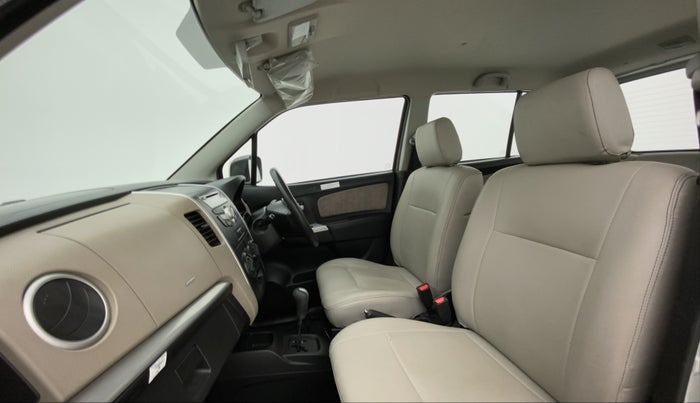 2016 Maruti Wagon R 1.0 VXI AMT, Petrol, Automatic, 38,213 km, Right Side Front Door Cabin