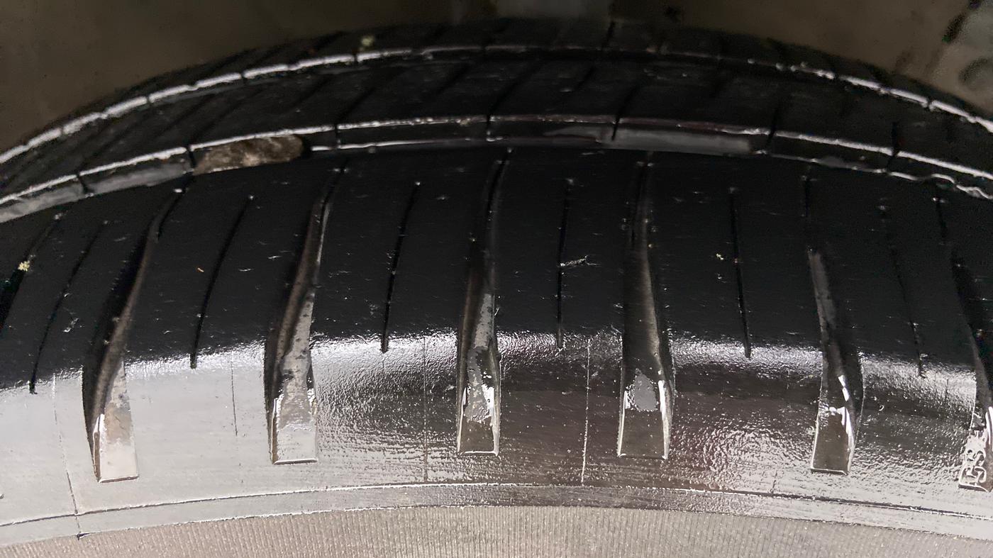 2012 Maruti Swift VXI D, Petrol, Manual, 85,874 km, Right Front Tyre Tread