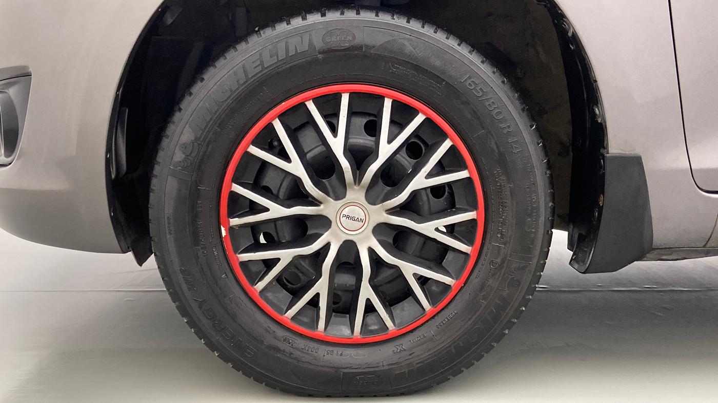 2012 Maruti Swift VXI D, Petrol, Manual, 85,874 km, Left Front Wheel