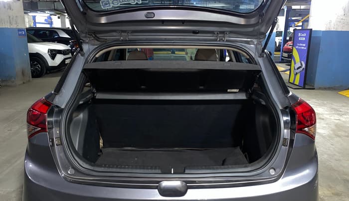 2017 Hyundai Elite i20 ASTA 1.2, Petrol, Manual, 73,172 km, Boot Inside