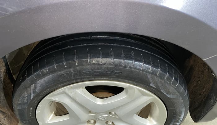 2017 Hyundai Elite i20 ASTA 1.2, Petrol, Manual, 73,172 km, Right Front Tyre Tread