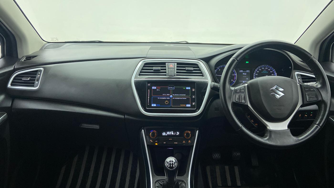 2018 Maruti S Cross ALPHA SHVS, Diesel, Manual, 13,941 km, Dashboard