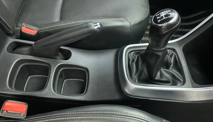 2018 Maruti S Cross ALPHA SHVS, Diesel, Manual, 13,941 km, Gear Lever
