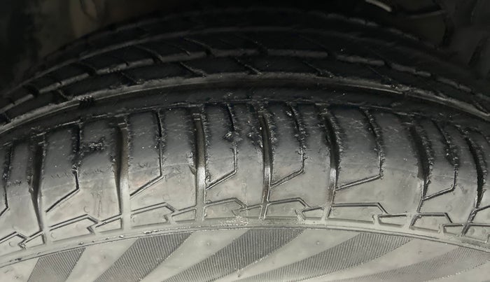 2018 Maruti S Cross ALPHA SHVS, Diesel, Manual, 13,941 km, Right Front Tyre Tread