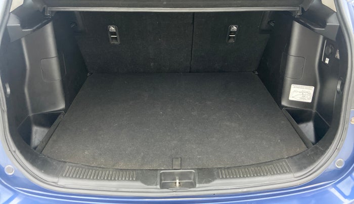2018 Maruti S Cross ALPHA SHVS, Diesel, Manual, 13,941 km, Boot Inside