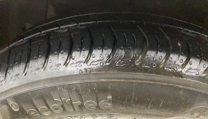 2014 Hyundai Grand i10 ASTA AT 1.2 KAPPA VTVT, CNG, Automatic, 95,515 km, Left Front Tyre Tread