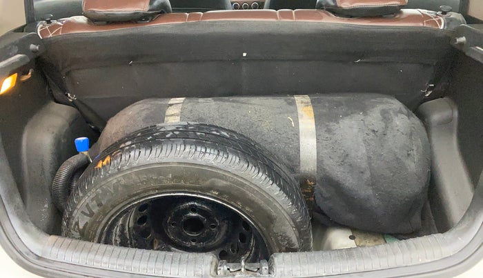 2014 Hyundai Grand i10 ASTA AT 1.2 KAPPA VTVT, CNG, Automatic, 95,515 km, Boot Inside