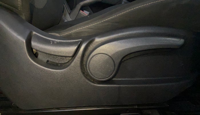 2018 Hyundai Creta SX PLUS 1.6 PETROL, Petrol, Manual, 35,728 km, Driver Side Adjustment Panel