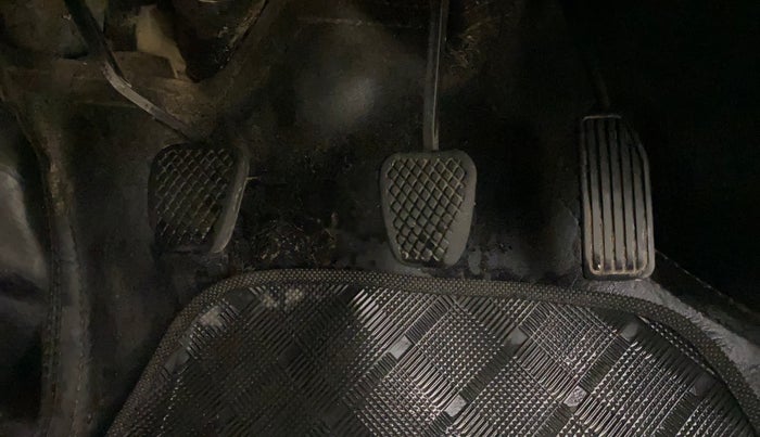 2015 Honda Amaze 1.2L I-VTEC S, Petrol, Manual, 1,25,429 km, Pedals