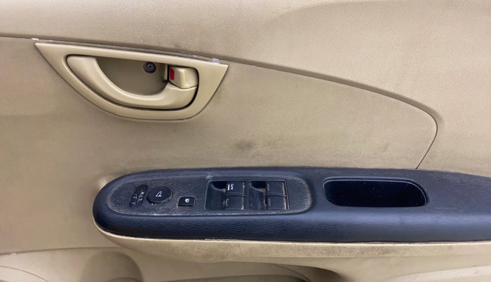 2015 Honda Amaze 1.2L I-VTEC S, Petrol, Manual, 1,25,429 km, Driver Side Door Panels Control