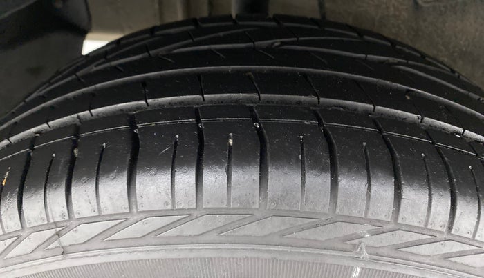 2020 Tata NEXON XZA+ (O) 1.5  RTQ, Diesel, Automatic, 20,051 km, Right Rear Tyre Tread