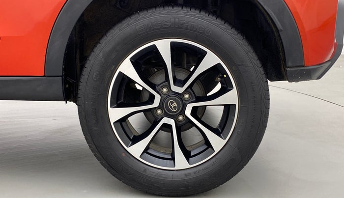 2020 Tata NEXON XZA+ (O) 1.5  RTQ, Diesel, Automatic, 20,051 km, Left Rear Wheel