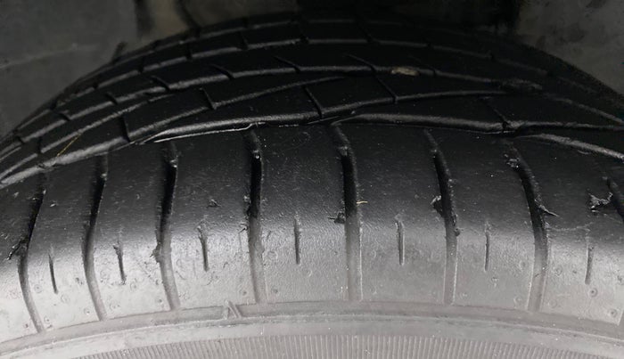 2020 Tata NEXON XZA+ (O) 1.5  RTQ, Diesel, Automatic, 20,051 km, Right Front Tyre Tread