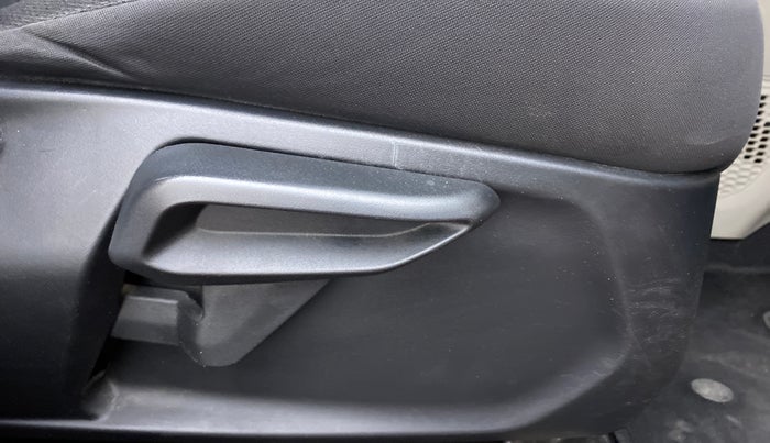 2020 Tata NEXON XZA+ (O) 1.5  RTQ, Diesel, Automatic, 20,051 km, Driver Side Adjustment Panel