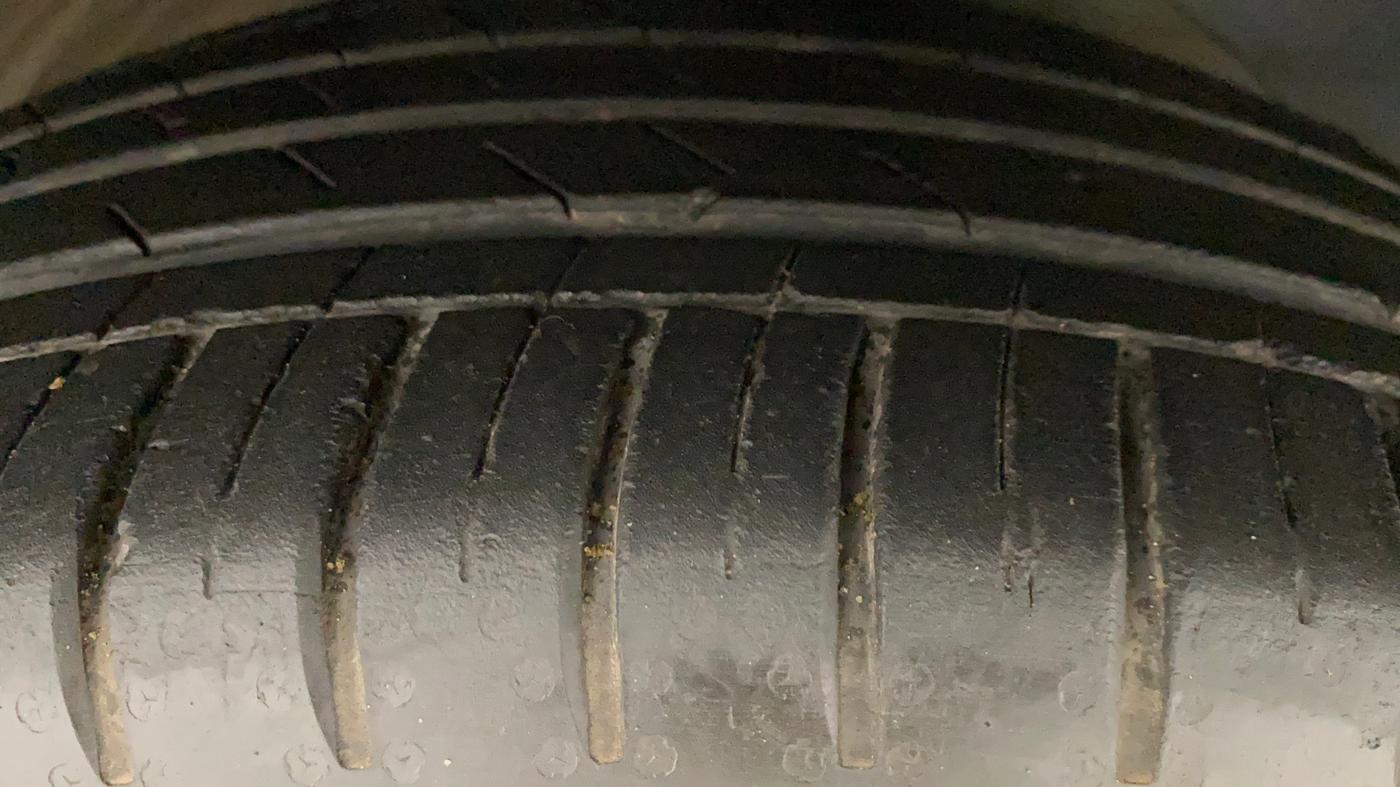 2021 MG HECTOR PLUS SHARP 1.5 PETROL TURBO DCT 6-STR, Petrol, Automatic, 31,138 km, Right Front Tyre Tread