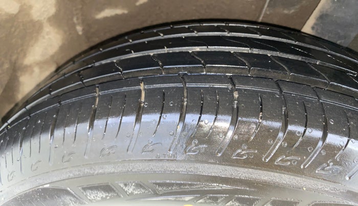 2022 Nissan MAGNITE XV PREMIUM TURBO (O), Petrol, Manual, 30,581 km, Left Rear Tyre Tread