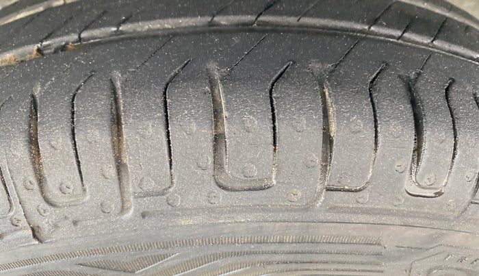 2016 Renault Kwid RXT 0.8, Petrol, Manual, 56,130 km, Left Front Tyre Tread