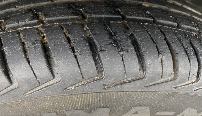 2016 Renault Kwid RXT 0.8, Petrol, Manual, 56,130 km, Right Rear Tyre Tread