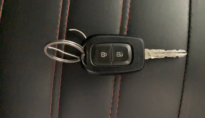 2021 Nissan MAGNITE XL, Petrol, Manual, 93,306 km, Key Close Up