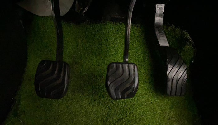 2021 Nissan MAGNITE XL, Petrol, Manual, 93,306 km, Pedals