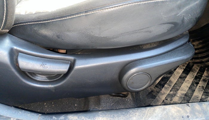 2016 Hyundai Grand i10 ASTA 1.2 KAPPA VTVT, Petrol, Manual, 79,453 km, Driver Side Adjustment Panel