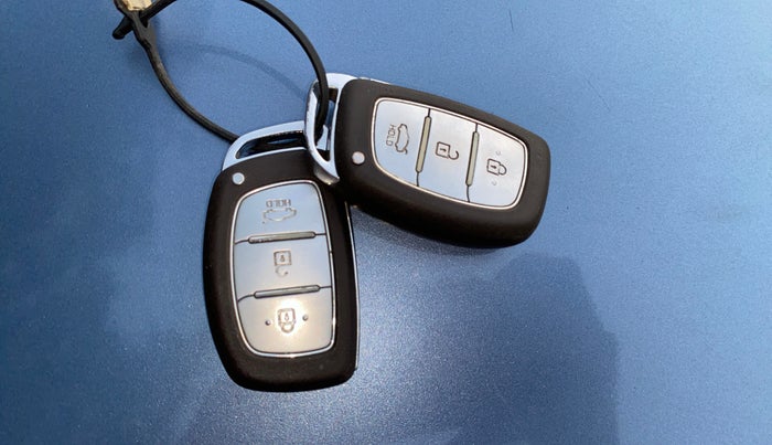 2016 Hyundai Grand i10 ASTA 1.2 KAPPA VTVT, Petrol, Manual, 79,453 km, Key Close Up