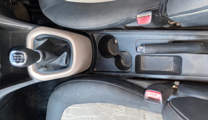 2016 Hyundai Grand i10 ASTA 1.2 KAPPA VTVT, Petrol, Manual, 79,453 km, Gear Lever