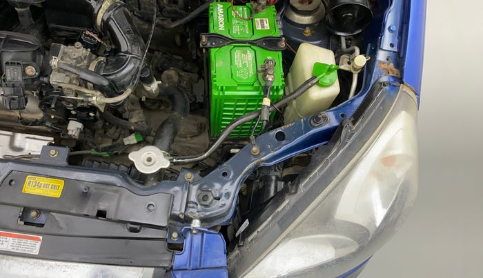 2013 Maruti Alto 800 LXI, Petrol, Manual, 31,901 km, Left headlight - Clamp has minor damage