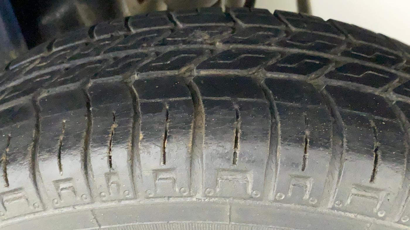 2013 Maruti Alto 800 LXI, Petrol, Manual, 31,901 km, Left Rear Tyre Tread