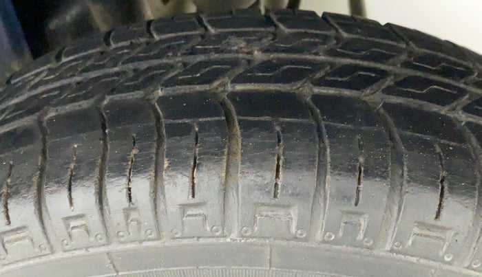 2013 Maruti Alto 800 LXI, Petrol, Manual, 31,901 km, Left Rear Tyre Tread