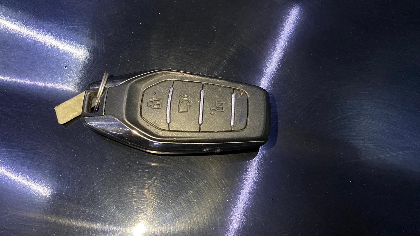 2017 Mahindra XUV500 W9 AT, Diesel, Automatic, 86,602 km, Key Close Up