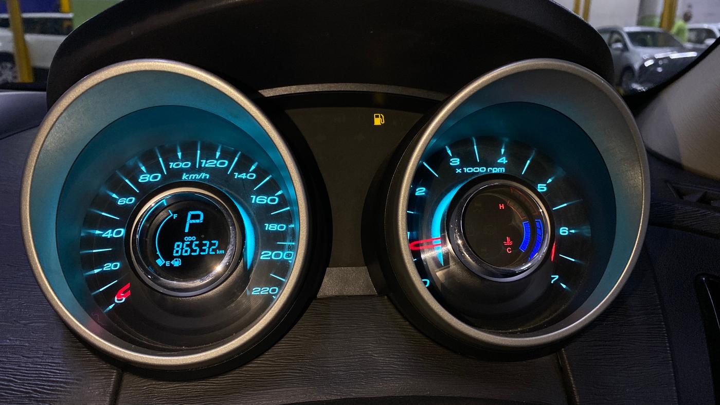 2017 Mahindra XUV500 W9 AT, Diesel, Automatic, 86,602 km, Odometer Image