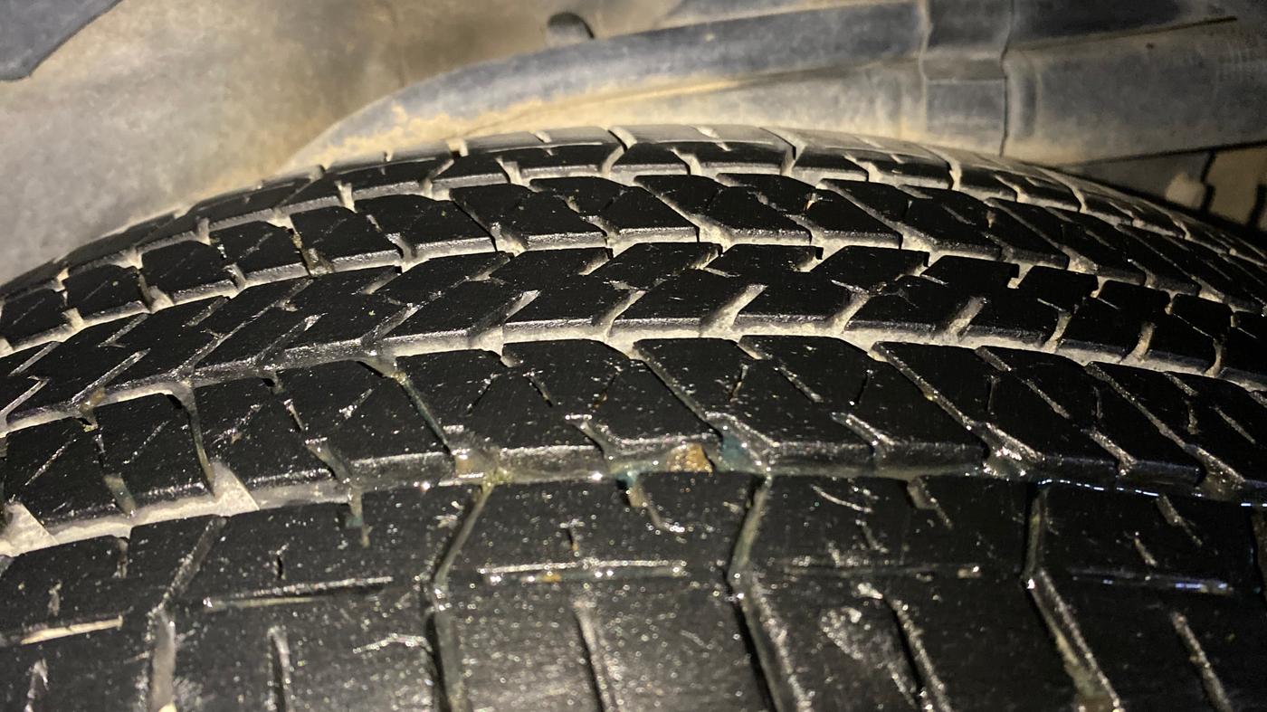 2017 Mahindra XUV500 W9 AT, Diesel, Automatic, 86,602 km, Left Rear Tyre Tread