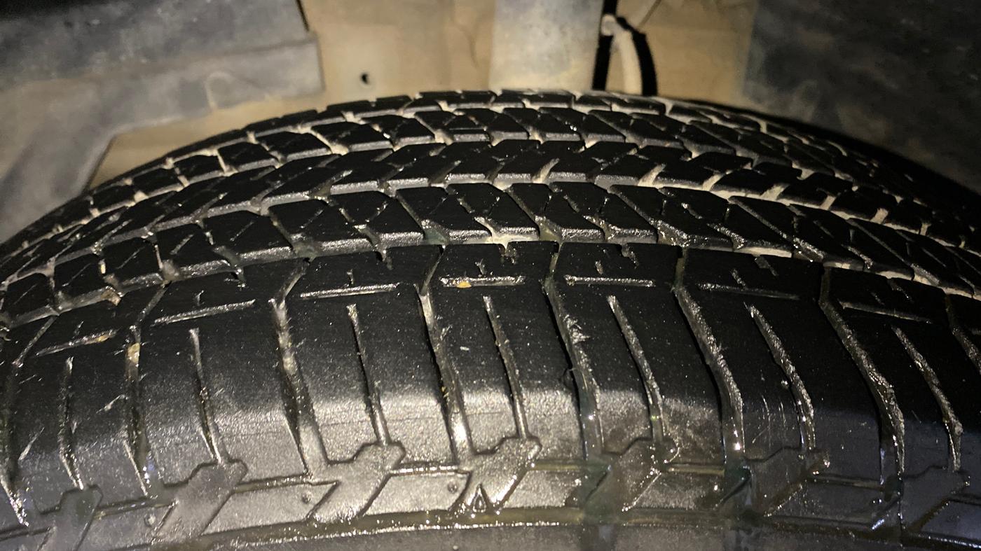 2017 Mahindra XUV500 W9 AT, Diesel, Automatic, 86,602 km, Left Front Tyre Tread