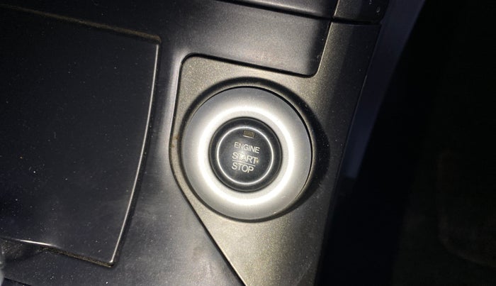 2017 Mahindra XUV500 W9 AT, Diesel, Automatic, 86,529 km, Keyless Start/ Stop Button